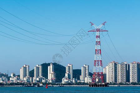 海边住宅高压线图片