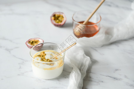 北欧风百香果酸奶白色高清图片素材