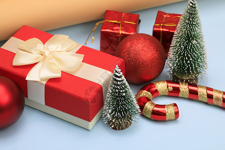 圣诞节礼物装饰长礼盒高清图片