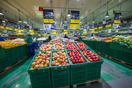 大超市里的蔬菜水果背景图片
