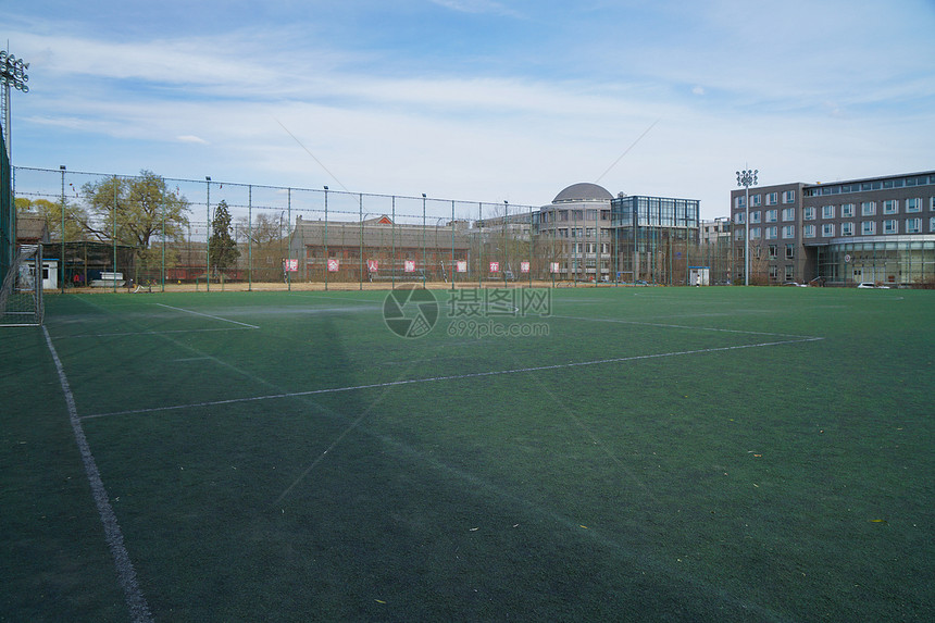 冬天大学的球场图片