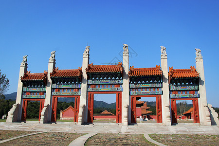 清代皇帝清东陵康熙景陵的牌楼门背景