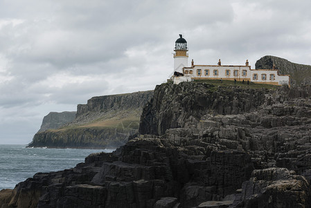英国苏格兰天空岛的灯塔高清图片