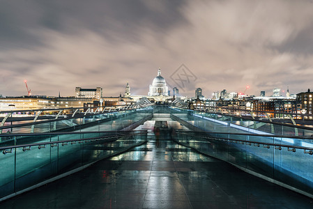 英国伦敦夜景英国伦敦千禧桥背景