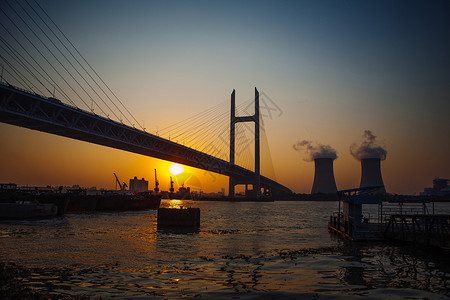 夕阳下的闵浦大桥图片