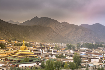 藏传文化甘南拉卜楞寺远观金顶背景