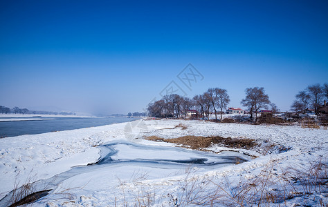 冰封河流冰封雪地的北方背景