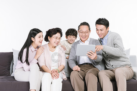 老人孙子一家人用平板电脑视频背景