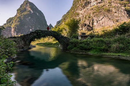 古桥行人乡间骊山陵高清图片