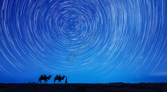 漂亮的星轨星空沙漠夜空星空设计图片