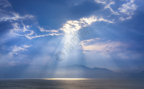 彩虹云朵太阳抚仙湖日落晚霞背景