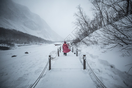 东北玩雪长白山聚龙泉天池背景