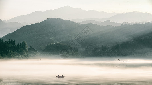 手绘文艺插画充满中国风的江南水乡雾气景色背景