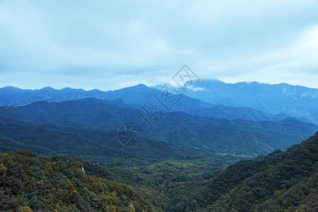 巍巍群山图片