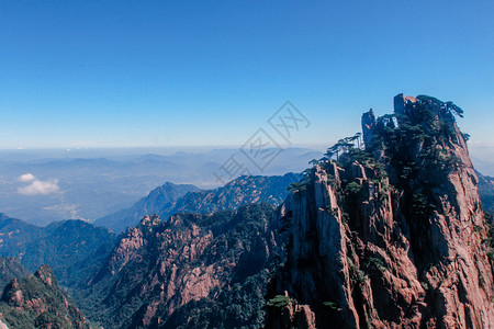 黄山归来不看岳黄山山顶俯瞰山峰云海背景