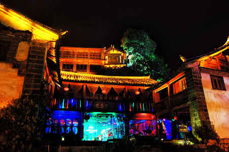 丽江古城酒吧夜景背景图片