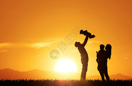 人物手拉手夕阳下家庭剪影设计图片