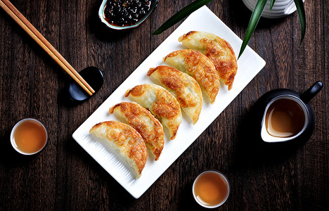 陶瓷盘传统年味煎饺背景