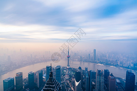 鸟瞰陆家嘴上海的平流雾背景