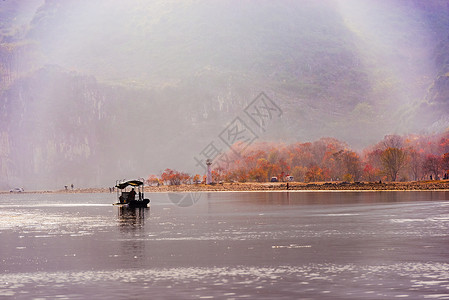 情系职工漓江情背景