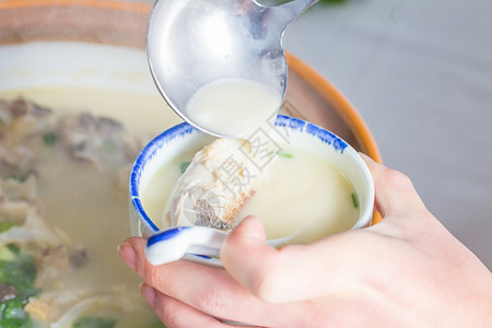 花鲢鱼头汤烹饪鱼头汤高清图片