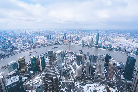 上海雨雪天气城市建筑全景图片