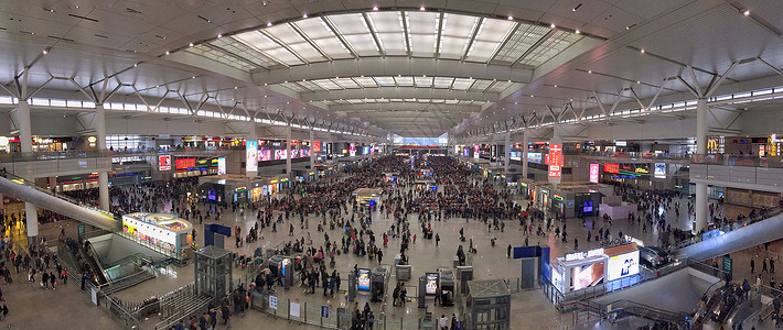 上海虹桥火车站春运全景图背景图片