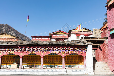 稻城奔波寺寺庙背景图片