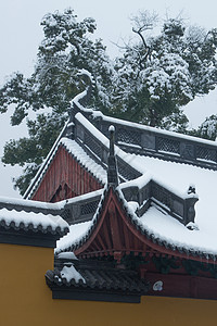 雪中的寺庙图片