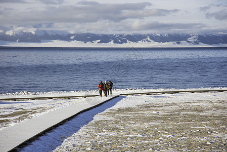 风景  竖构图新疆赛里木湖冬季风光背景