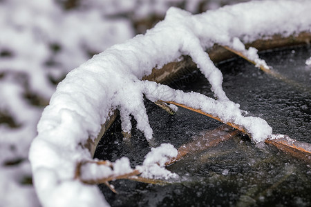 寒冬里的雪景冰冻高清图片素材