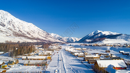 下雪天新疆喀纳斯禾木村背景