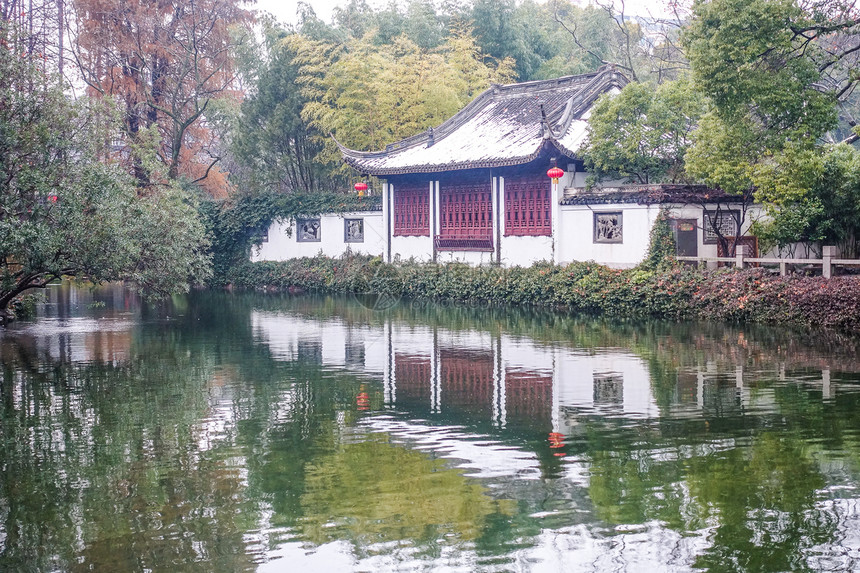 雪中南翔古漪园图片