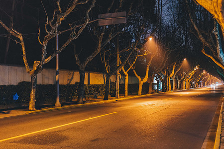 城市夜晚道路图片