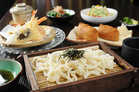 日式乌冬面套餐背景图片