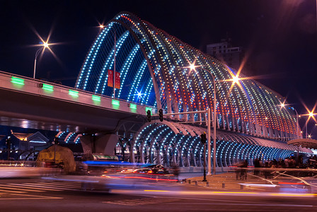 夜幕下的城市立交桥高清图片