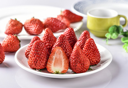 切开的草莓草莓背景