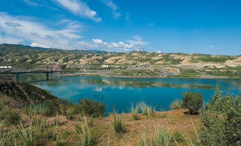 新疆湖泊自然风光图片