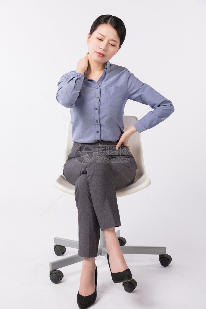 职场女性腰酸背痛图片