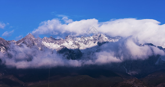 丽江旅行神秘的玉龙雪山背景