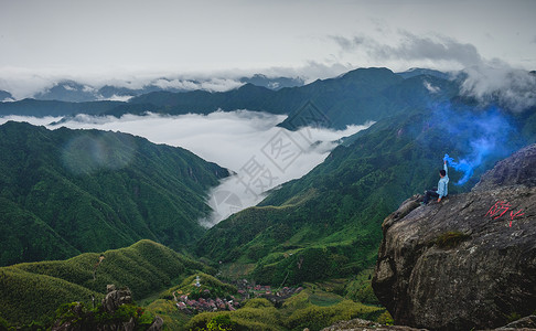 胜利登顶括苍山背景