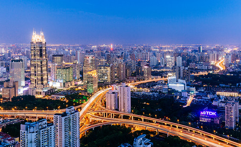 智能酒店上海城市高架桥夜景背景