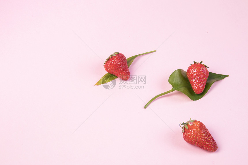 创意草莓静物图片
