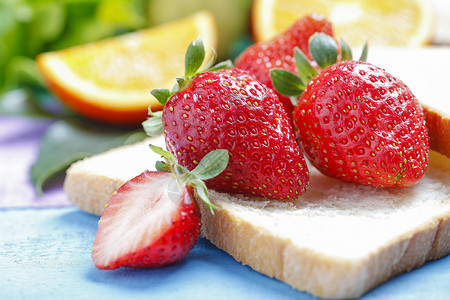 草莓草莓面包图片素材