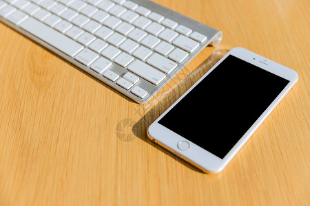 苹果手机键盘休闲办公桌面背景