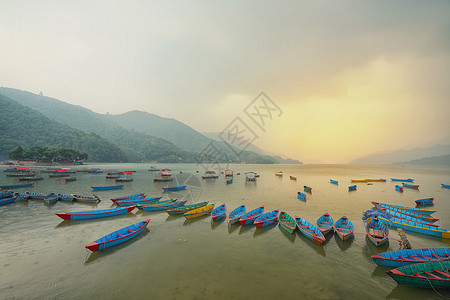尼泊尔博卡拉费瓦湖背景