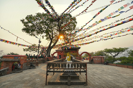 尼泊尔寺庙经幡图片
