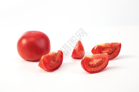 切开的新鲜西红柿图片