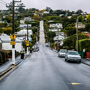 新西兰城市道路上坡高清图片素材