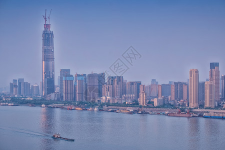 中国第二高楼武汉长江边中国第一高楼636米背景